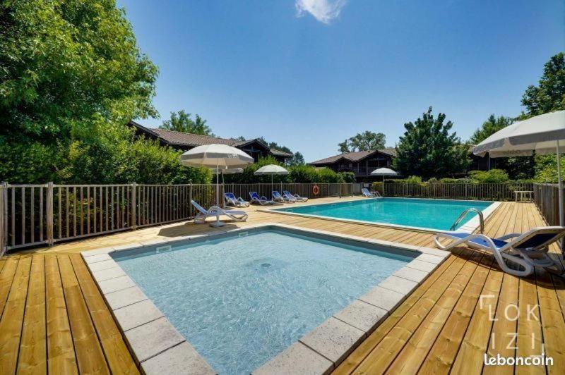Bel Appartement Cosy Dans Residence Avec Piscine 5 Minutes Plage Messanges  Exterior photo