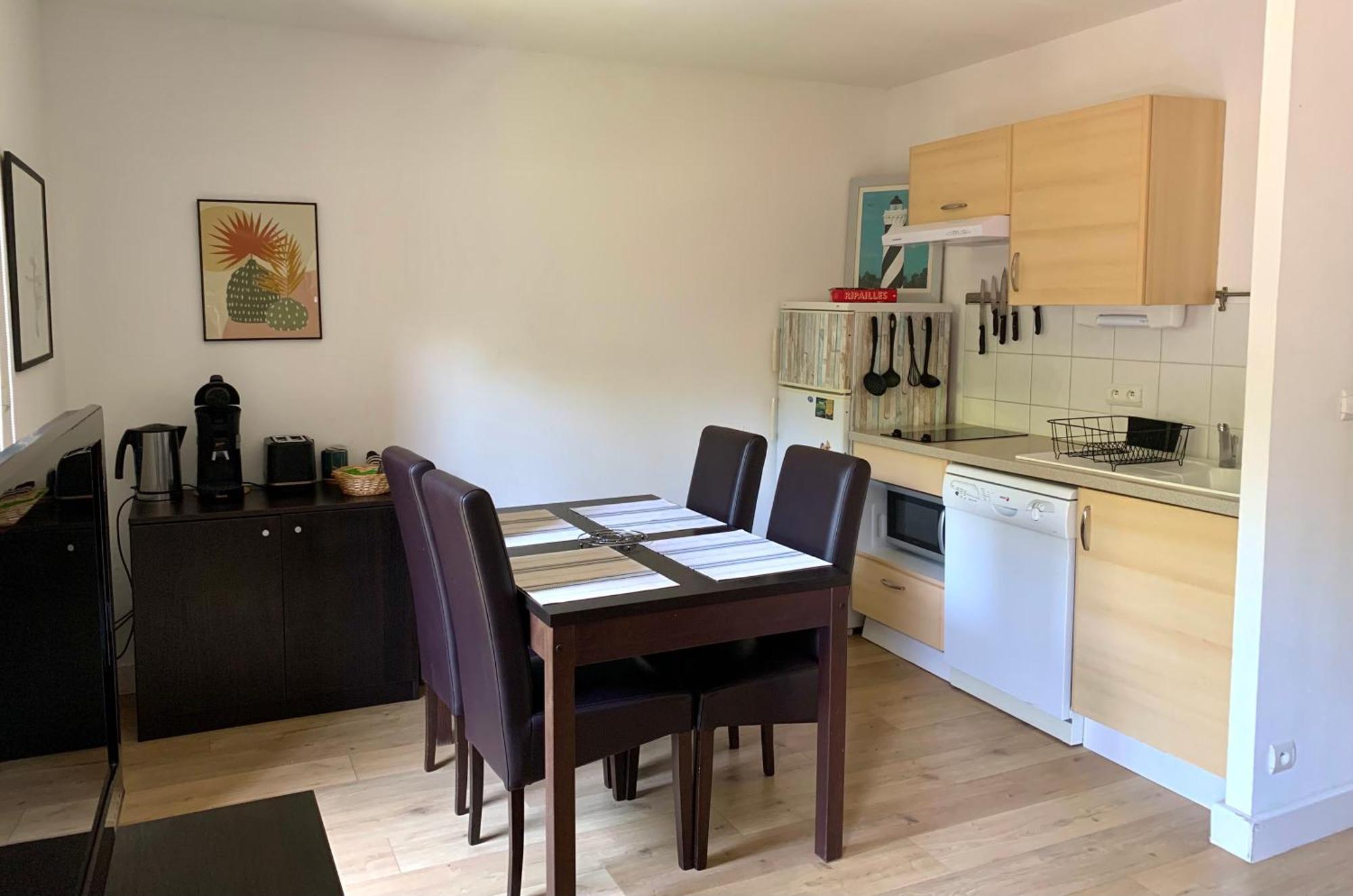 Bel Appartement Cosy Dans Residence Avec Piscine 5 Minutes Plage Messanges  Exterior photo